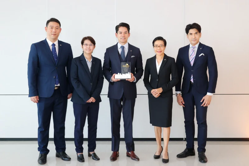 ‘เทตต์ สาทร ทเวลฟ์’ โดย RML คว้ารางวัล Best Exposure Condo จาก Livinginsider Awards 2023 ตอกย้ำคอนโดฯ ลักชัวรี่ที่มีดีไซน์โดดเด่นที่สุดแห่งหนึ่งบนถนนสาทร ด้วยดีไซน์อาคารแบบ Iconic Slope